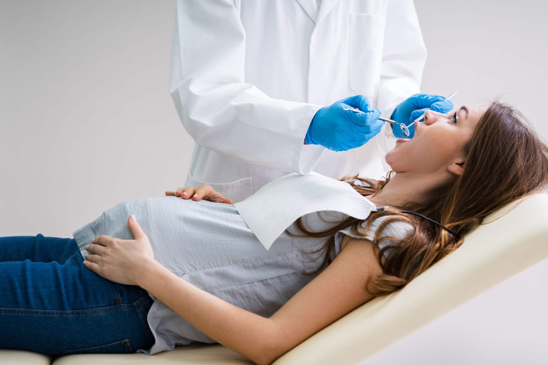 Jak zadbać o zęby w czasie ciąży